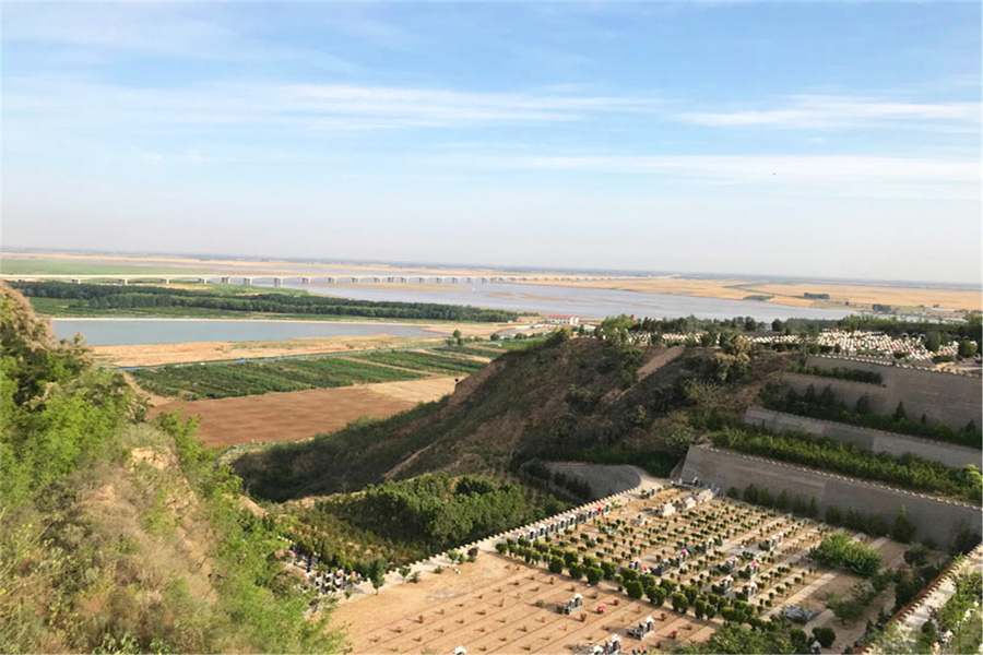 郑州北邙陵园墓区环境图